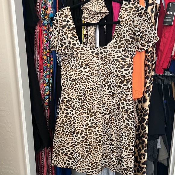 Rowa Leopard print mini dress - Picture 2 of 2